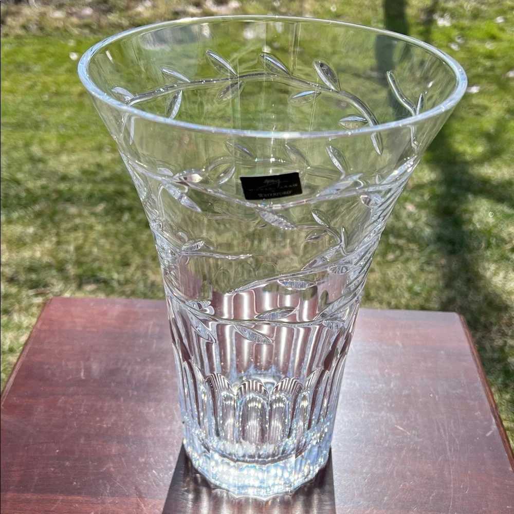 Beautiful Waterford Crystal Michael Aram Garland Romance 10” Flower Vase